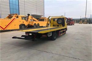 新平非事故拖车